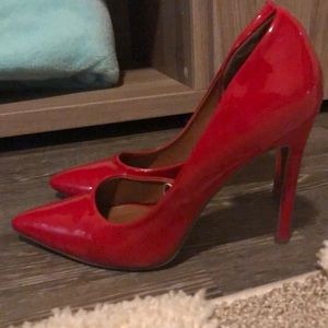 Steve Madden Red Pumps